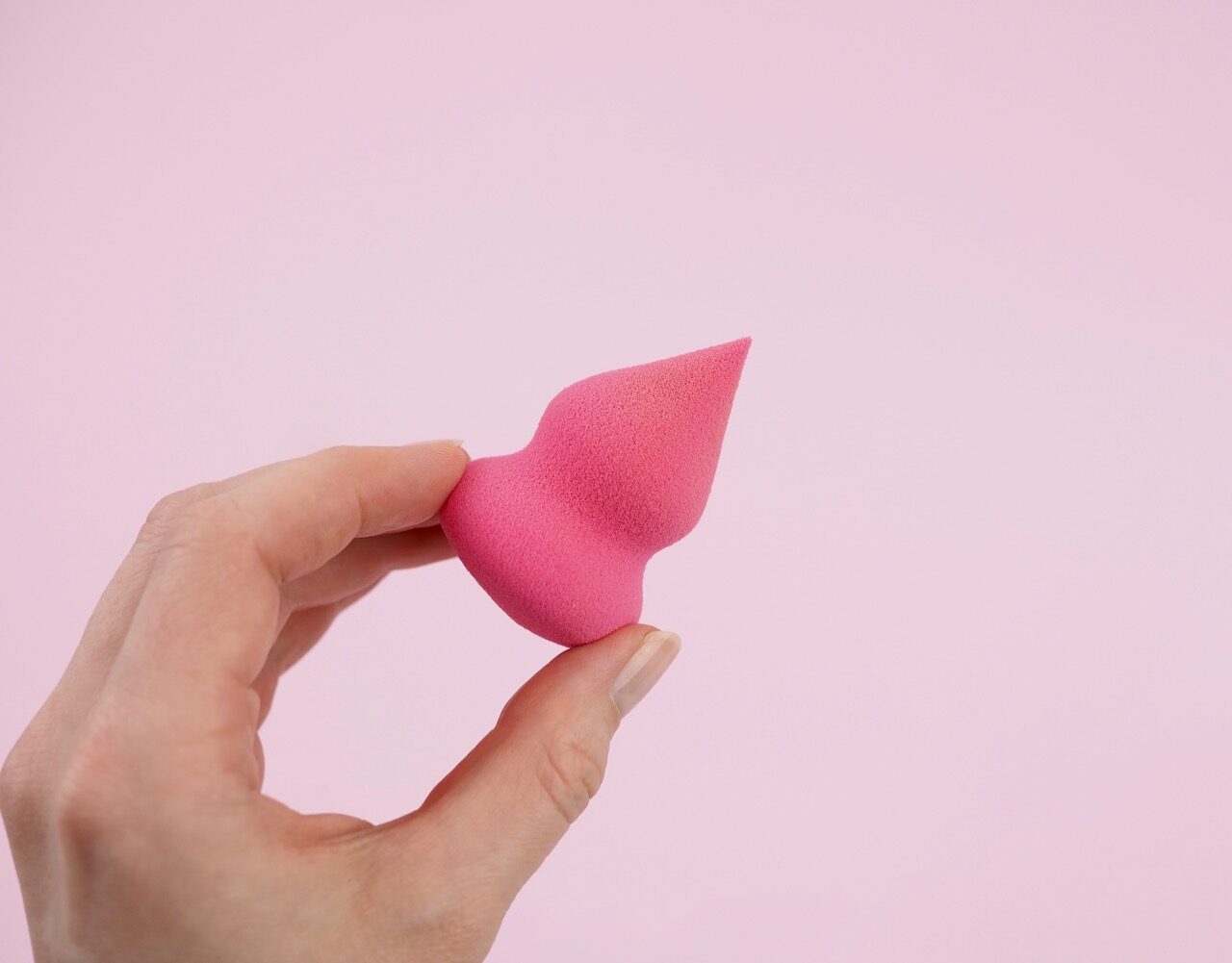 SkinMood lateksiton meikkisieni beautyblender kokemuksia Virve Fredman